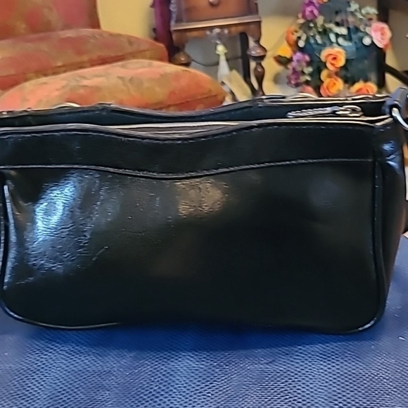 Victoria Secret black bag. Pink lining.. L. 10"X6"X2" 10" Drop.(#1453A) GUC. - Picture 5 of 16